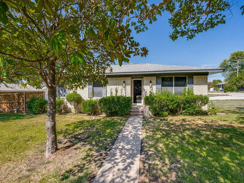 3 bed, 1186 sqft, $2,650 — Photo 3
