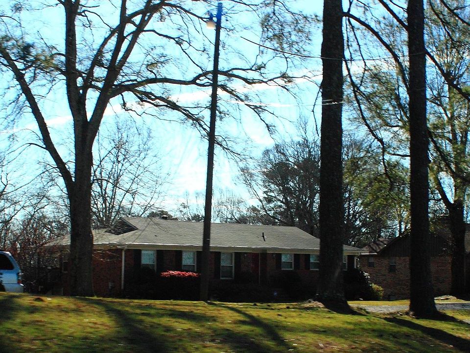 2nd image of 541 Shades Crest Rd
