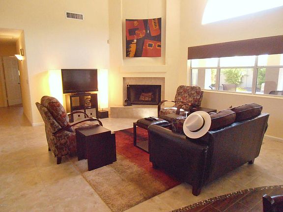 4th image of 2933 E Ludlow Dr