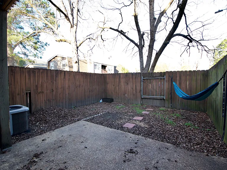 210 N Ross St #A — Photo 31
