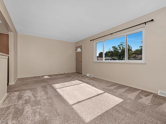 4th image of 6176 Carol Dr