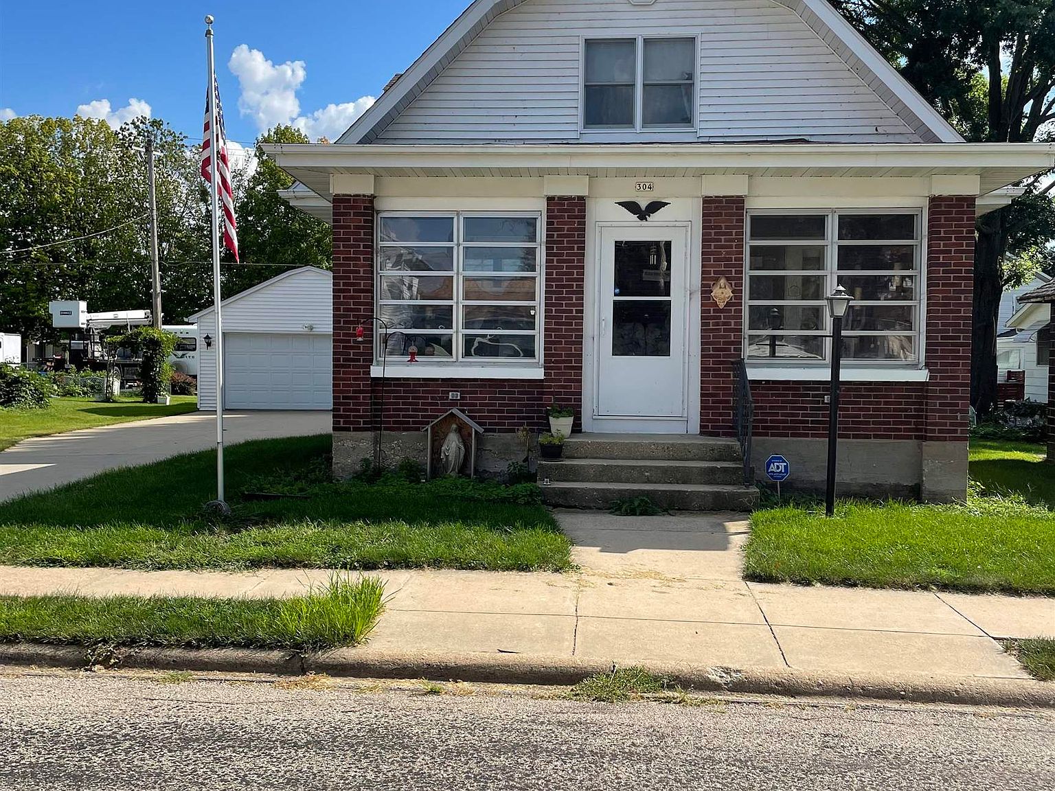 304 Monroe St, Hanover, IL 61041 Zillow