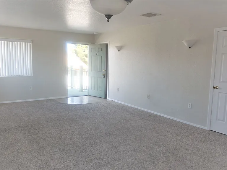4410 Buena Loma Way #D — Photo 40