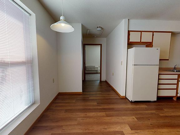5th image of 1500 E 6th St #14