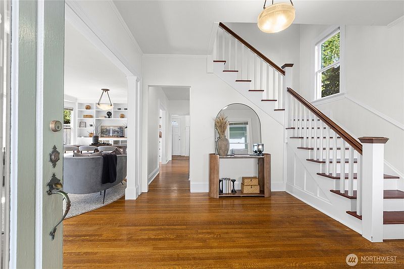 4th image of 1129 37th Avenue
