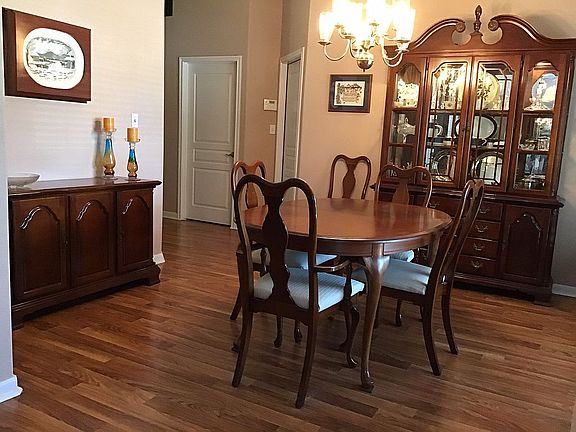 3rd image of 2105 Wheaton Trl