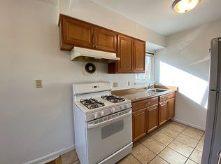 20-84 33rd St #3, Astoria, NY 11105