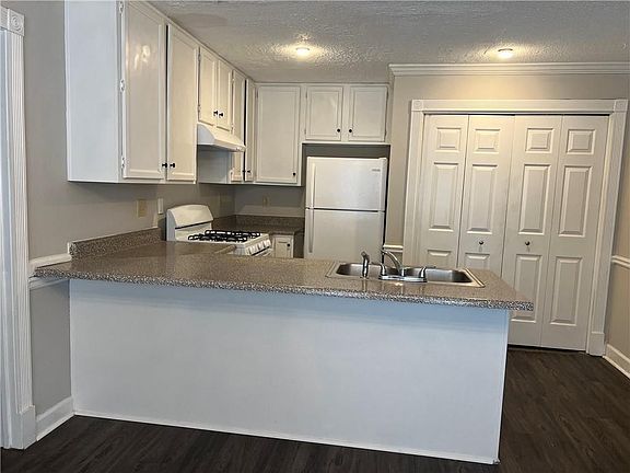 5th image of 1116 Magnolia Way SE