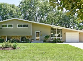 225 W Kenilworth Ave, Palatine, IL 60067