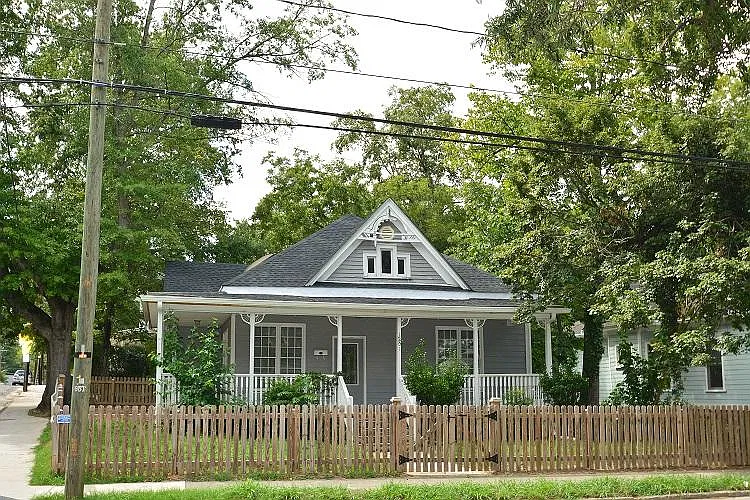 4 bed, 1900 sqft, $1,800 — Photo 2