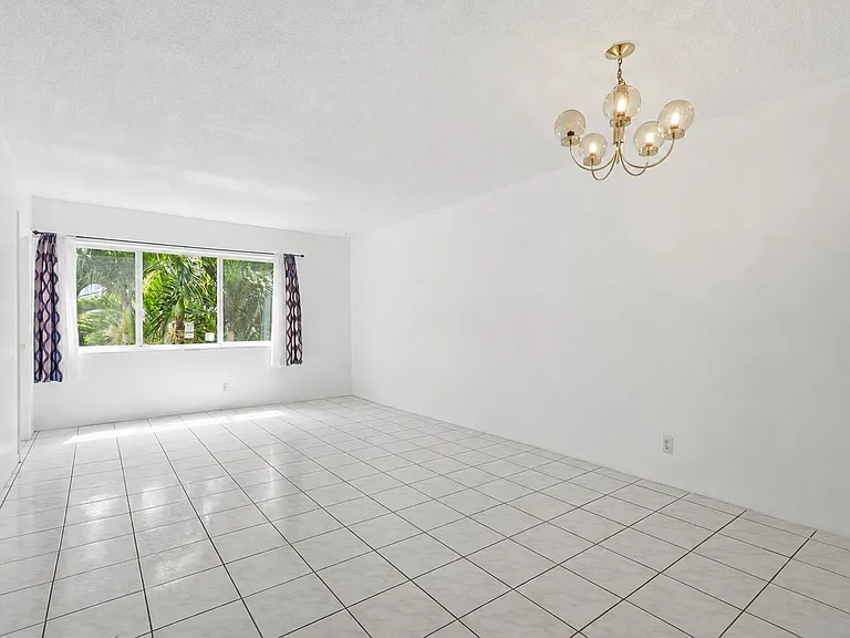 1333 E Hallandale Beach Blvd #335 — Photo 8