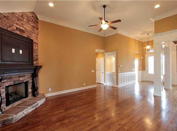 5th image of 1592 Foxland Blvd #1253
