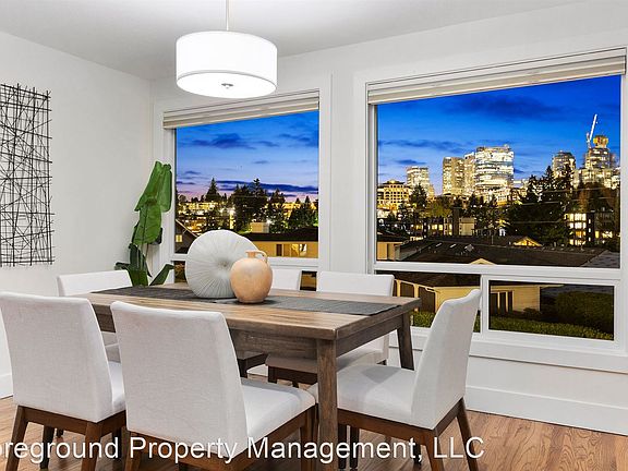 5th image of 9817 SE Shoreland Dr
