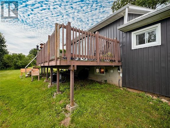 3rd image of 12 Michaels Bay Rd