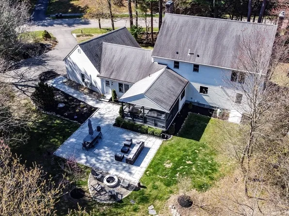 7 Brookside Ln, Norfolk, MA 02056