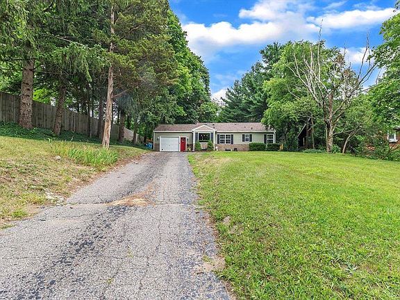 4th image of 1227 Pinehurst Blvd