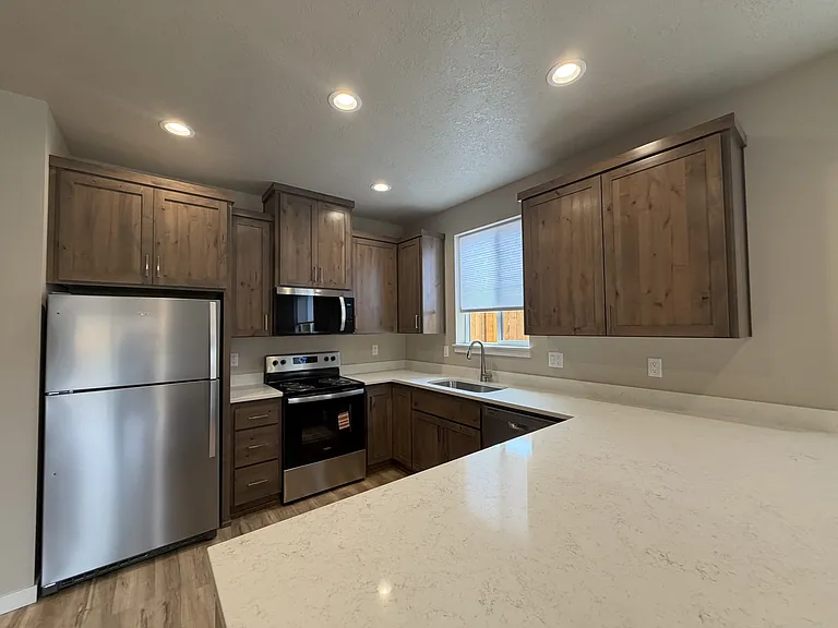 4025 Filbert St NE — Photo 13