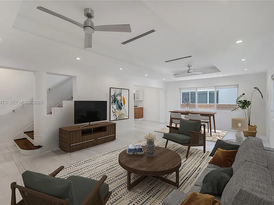 550 W 49th St