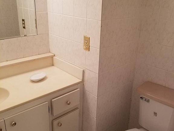 3rd image of 2851 NE 183rd St APT 103