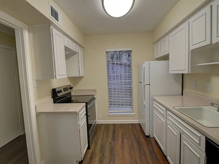 1211 Miramar St #1 — Photo 11
