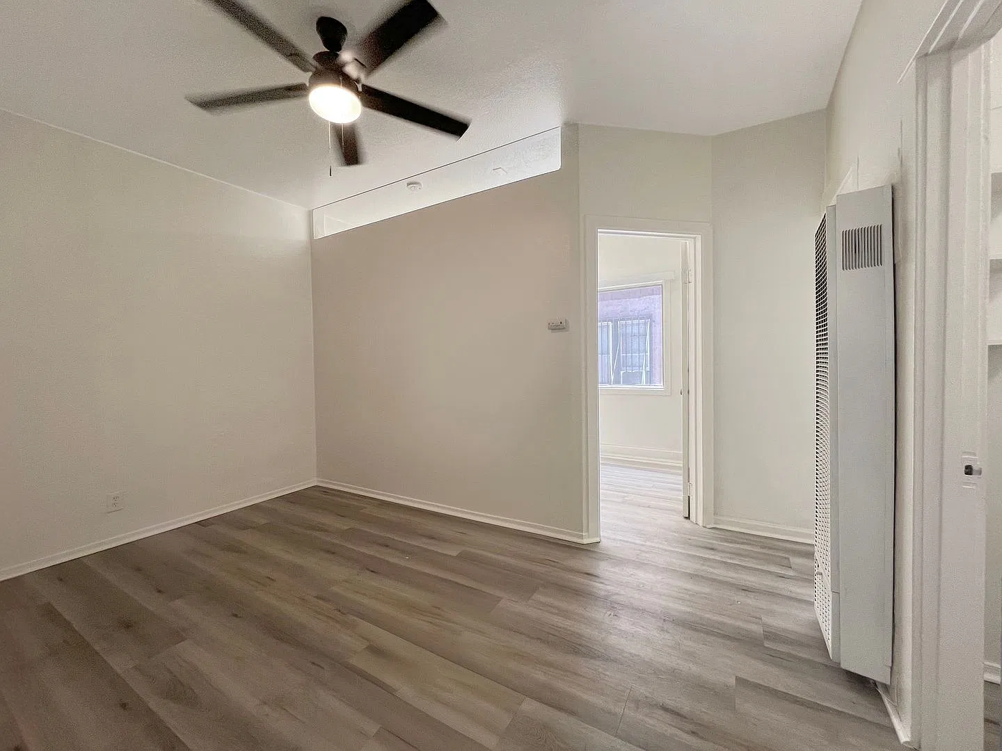 LB0227 — Photo 2