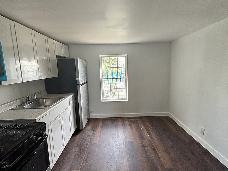 131 La Monte Ave #B — Photo 2