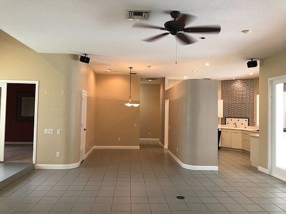 3rd image of 1240 Mactavandash Dr