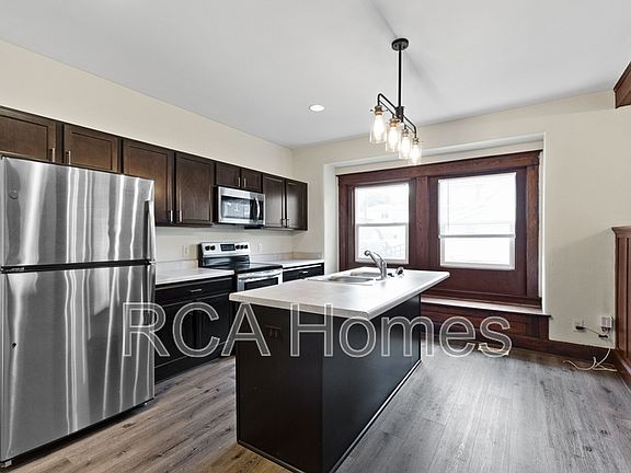 4th image of 1306 Woodlawn Ave #1A