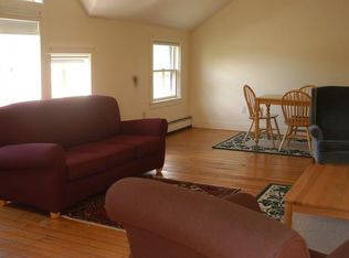 196 Ruggles Ave APT 6, Newport, RI 02840