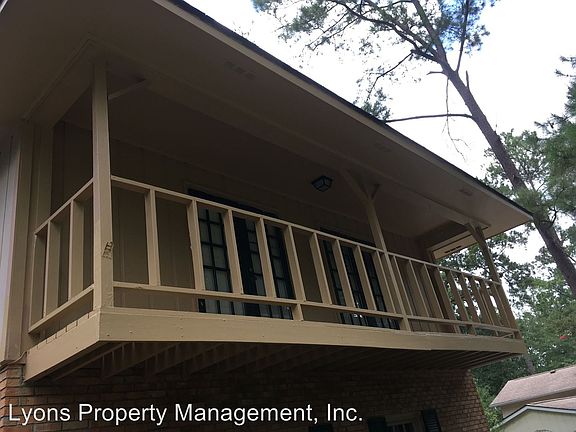 2nd image of 2118 Lakeshore Dr