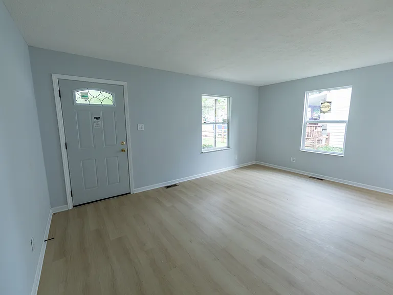 512 N Warren Ave — Photo 26