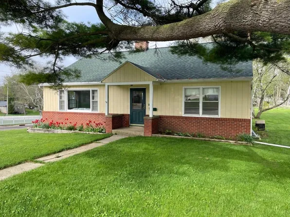 900 North Bequette St, Dodgeville, WI 53533