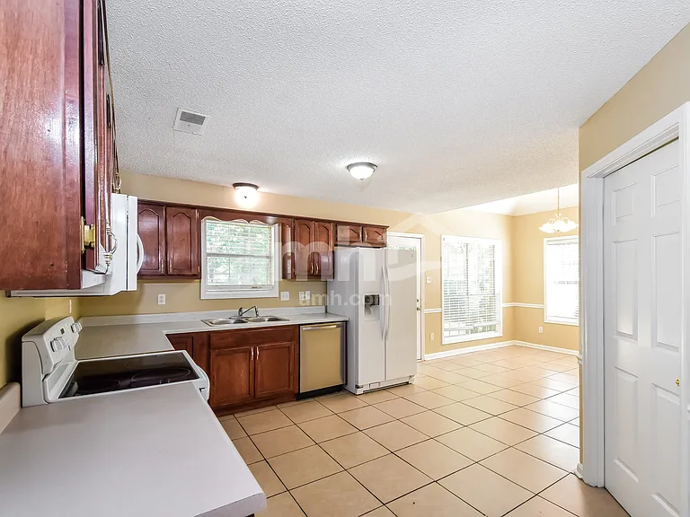 4514 Huron Rd — Photo 7