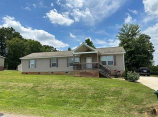 120 Ridge Rd, Wellford, SC 29385