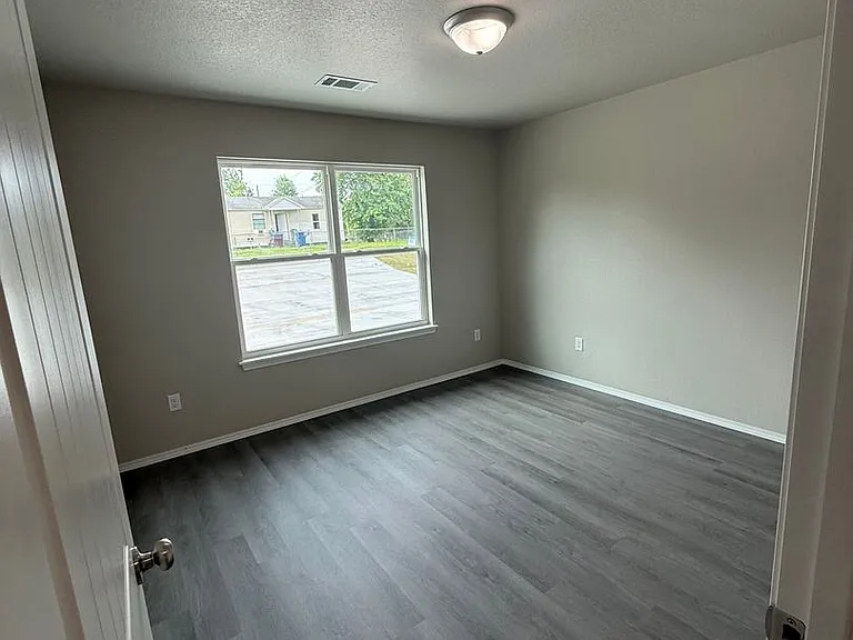 1801 Wirsing Ave — Photo 17