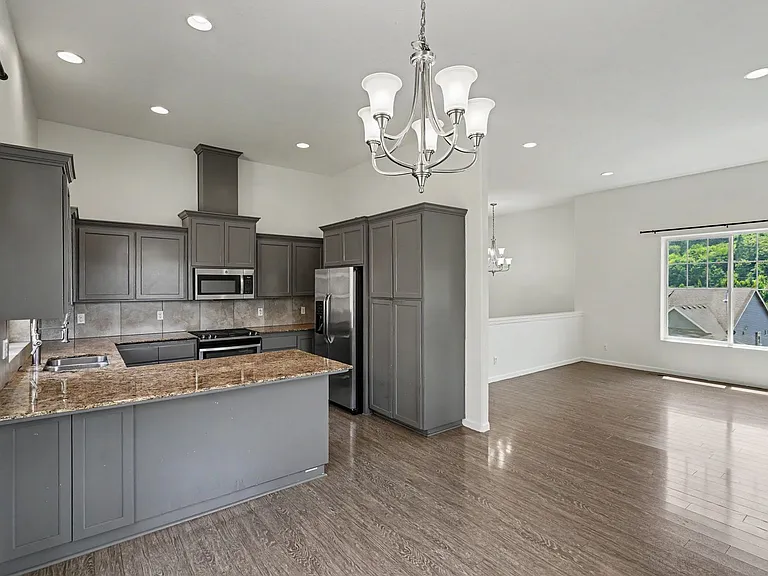 2495 Benjamin Ave NW — Photo 38