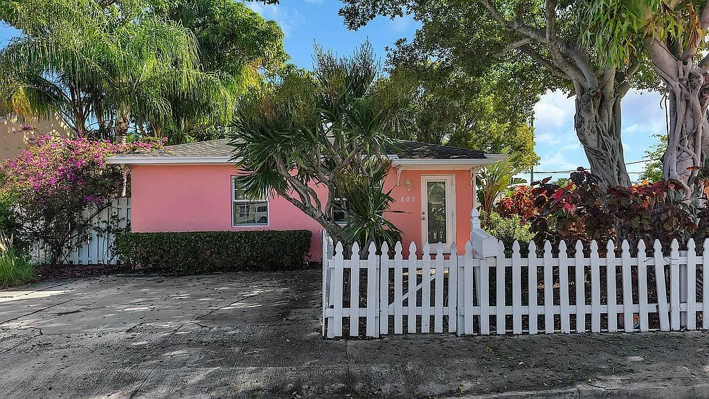 2 bed, 1.0 bath, 685 sqft, $2,000 — Photo 3