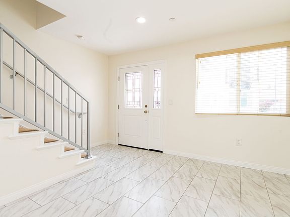 3rd image of 15158-15160 S Orange Ave #15302-3