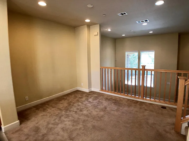 2113 Samaritan Dr — Photo 6