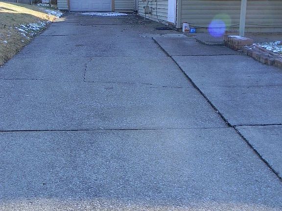4th image of 425 Indiana Ave