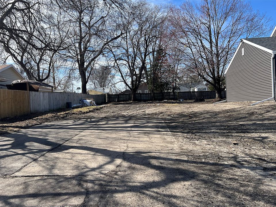 2nd image of 1310 E 25th Ct