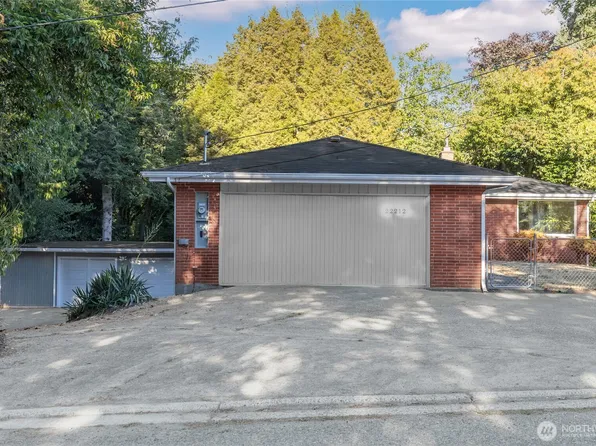 22212 105th Avenue SE, Kent, WA 98031
