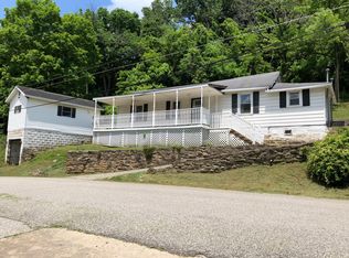6469 9 Mile Creek Rd, Lesage, WV 25537