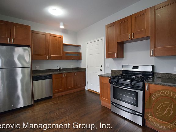 4th image of 7526-7530 N Seeley Ave #301
