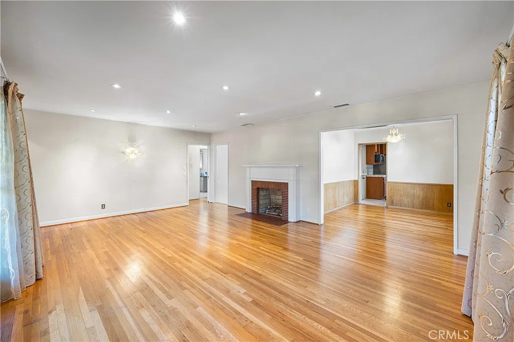 2 bed, 1557 sqft, $4,500 — Photo 2