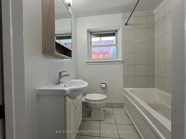 520 Lynett Cres — Photo 7