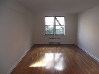 140-50 Burden Cres APT 3G, Queens, NY, 11435