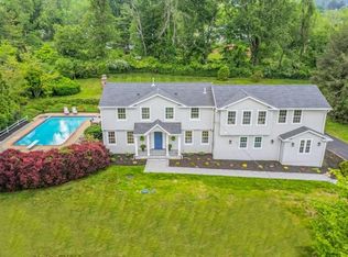 26 Brockden Dr, Mendham, NJ 07945