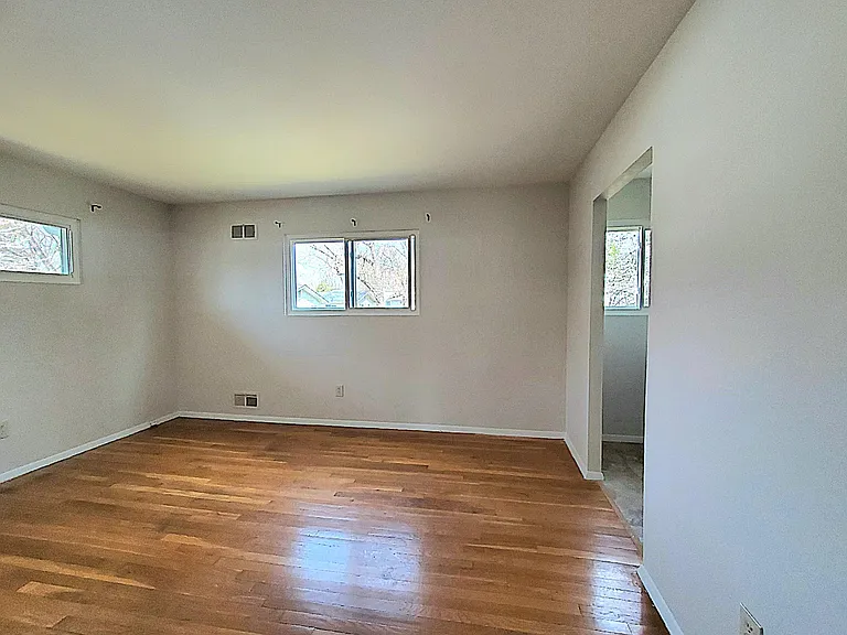 702 W Edmonston Dr — Photo 21