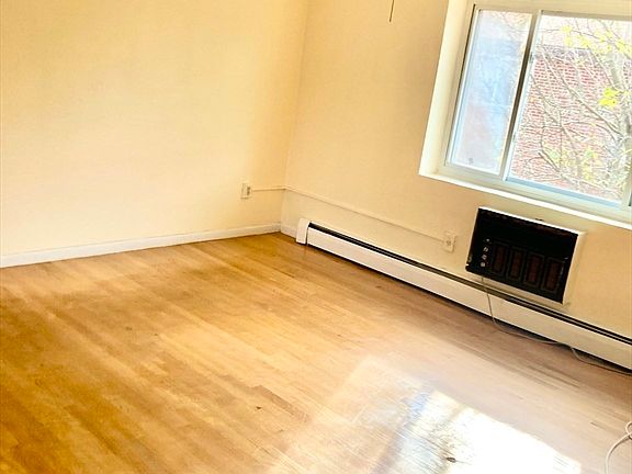 3rd image of 66 Bryon Rd #5